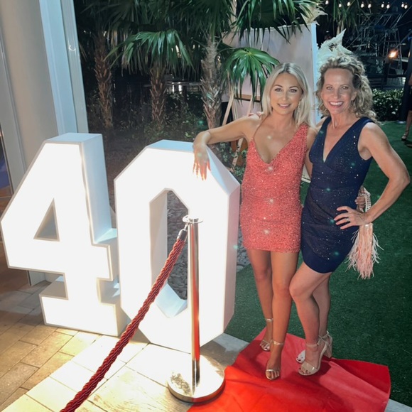 Meet your Posher, Ashley - Picture 2 of 5